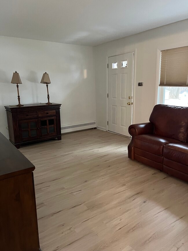 Photo - 15 S Garden Cir