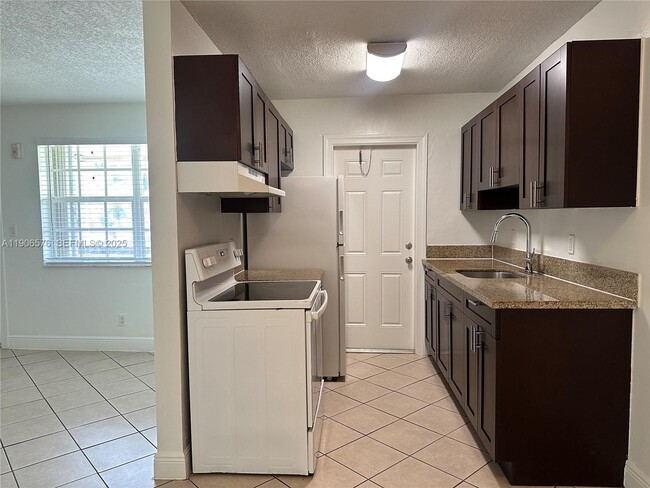 Photo - 2900 NE 17th Ave Unit 211