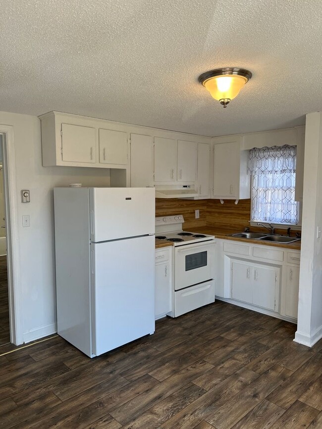 Photo - 1 Bed/1 Bath in Coats