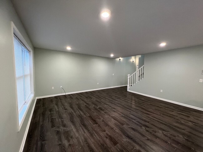 Photo - 723 Eastgate Pl