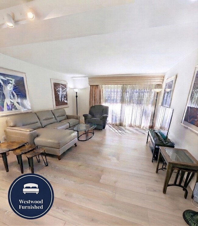 Building Photo - 10535 Wilshire Blvd Unit 6