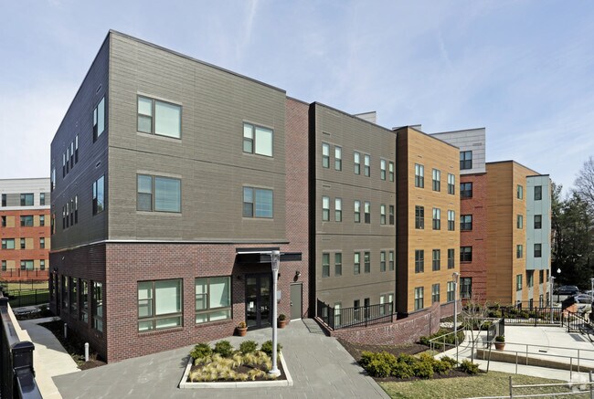 Photo - St. James Plaza