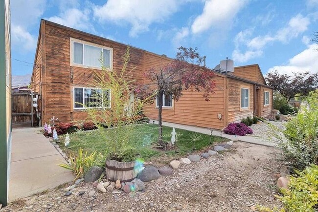 Photo - 2 bedroom in Prime Palisade Location House