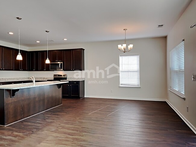 Photo - 138 Waverly Way