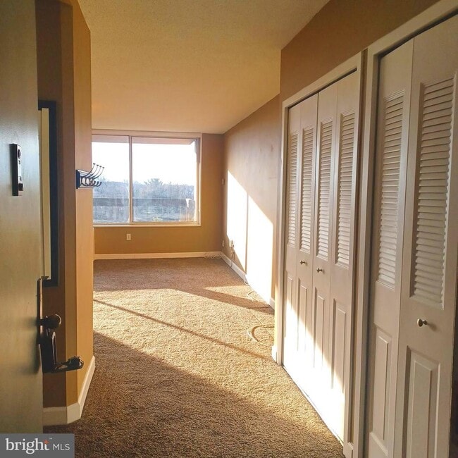 Photo - 3705 S George Mason Dr Unidad 708S