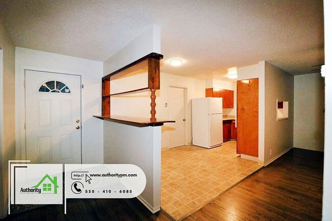 Photo - 1635 Mesa St