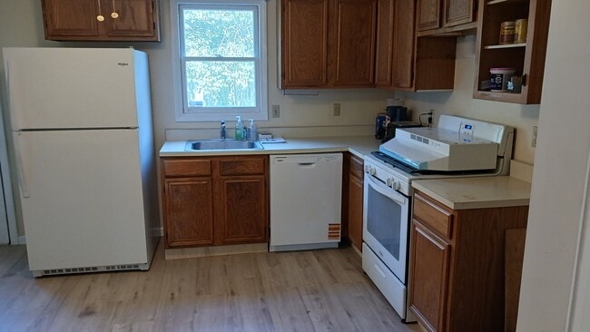 Photo - 3 Brayton Ct