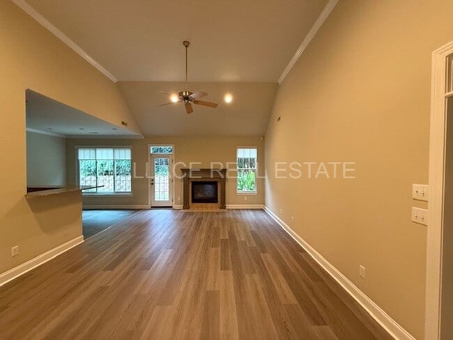 Photo - MAIN LEVEL LIVING IN THE HEART OF FARRAGUT...4 BEDROOM!!