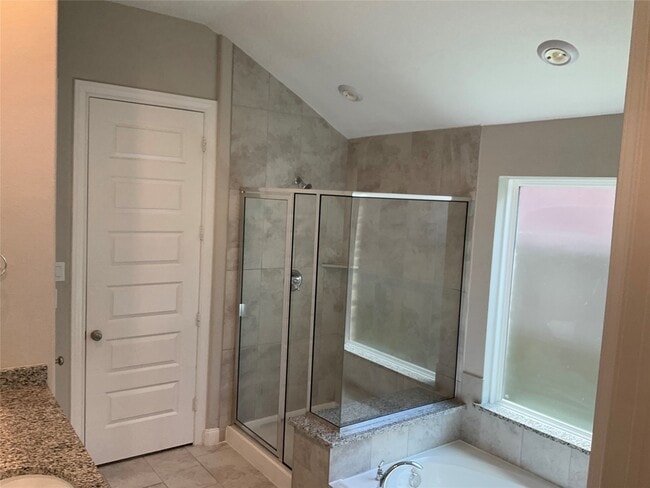 Photo - 907 Daffodil View Ct
