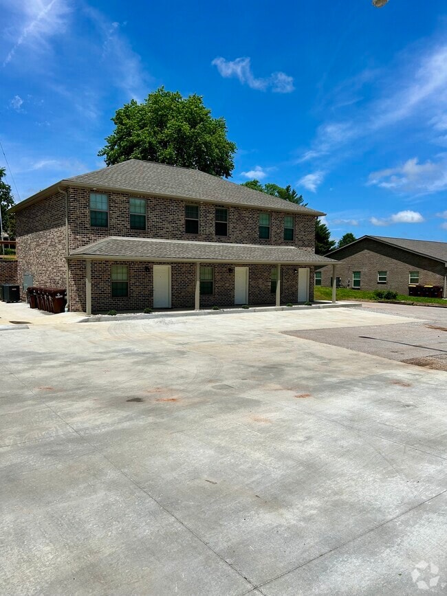 Building Photo - 193 Fairway Ln Unit A Rental