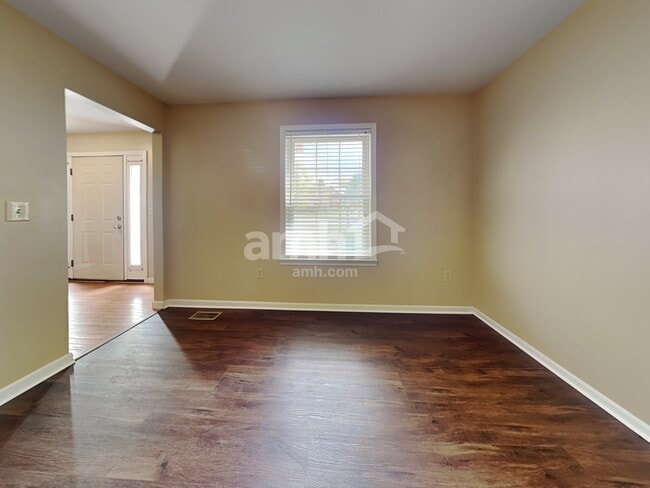 Photo - 15 Whispering Woods Ln