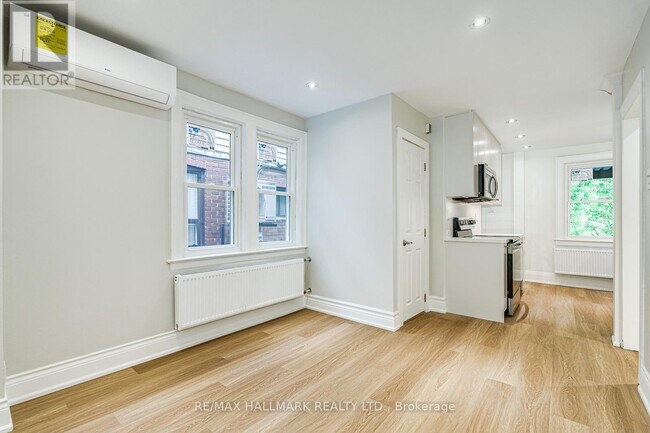 Photo - 229 Kingston Rd