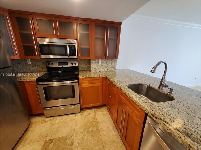 Photo - 540 Brickell Key Dr Unit 1020