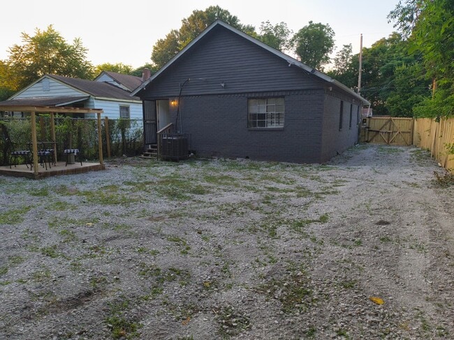 Photo - 2483 Vandale Ave