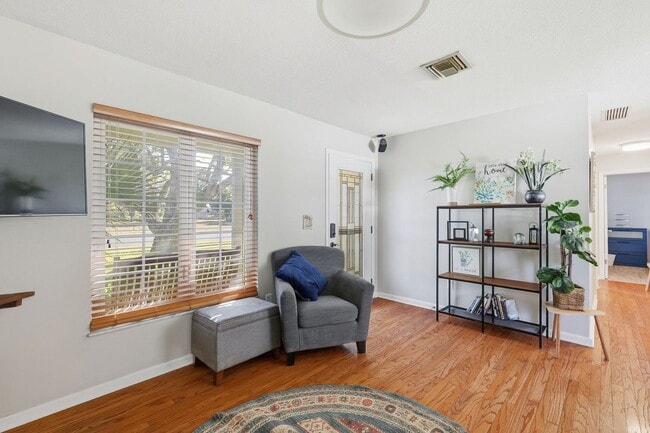 Photo - Charming 3 Bedroom Home in Mount Dora – Available Now!