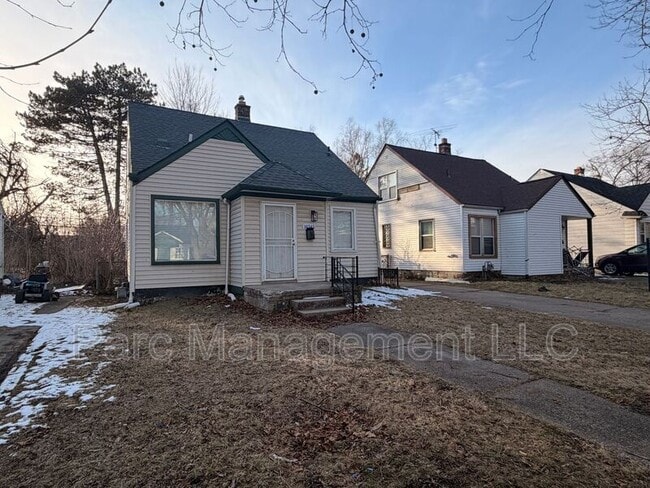 Photo - 14345 Stout St