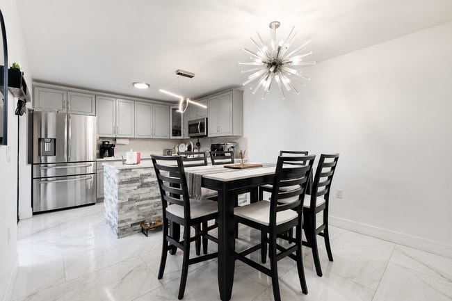 Photo - 1017 10th Way