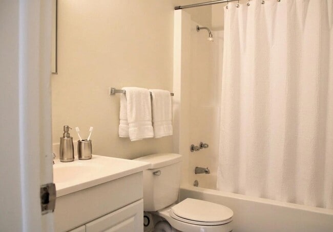 mvm-bathroom - Mountain View Meadows