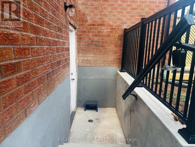 Photo - 1220 Grandview Dr