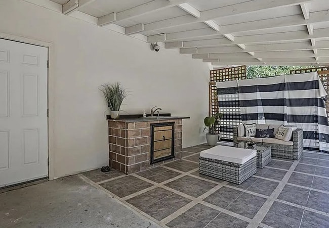 Photo - 632 Shaddick Dr