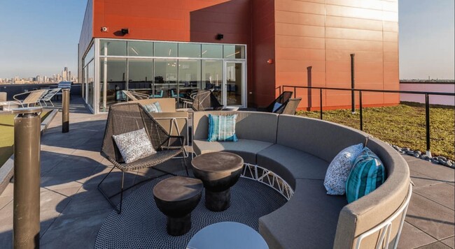 Photo - 1920 N Milwaukee Ave