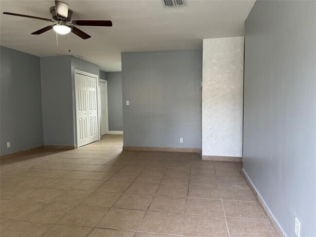 Main Living Space - 1036 NW 5th Ave Unidad A