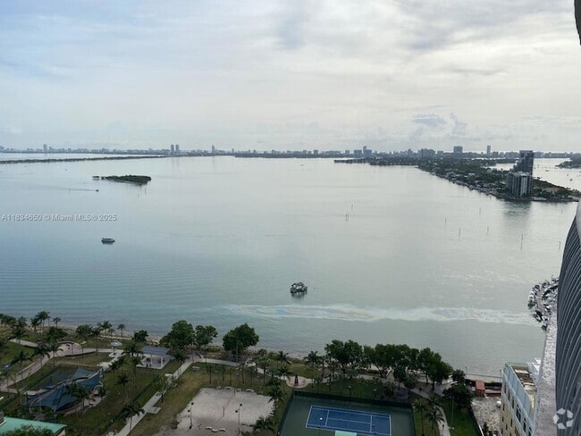 Building Photo - 1750 N Bayshore Dr Unit 2905 Rental