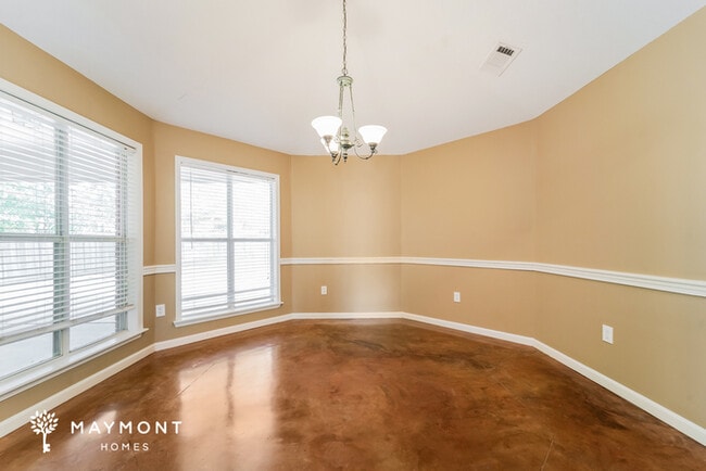 Photo - 252 Greensview Dr