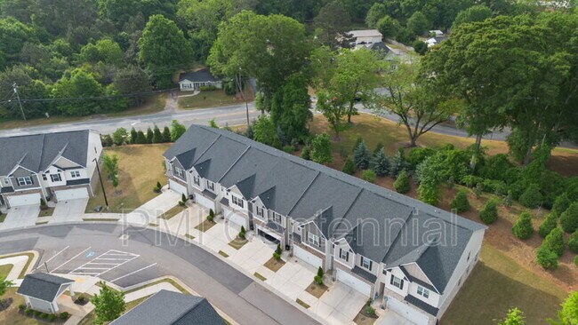 Photo - 192 Hampton Cir