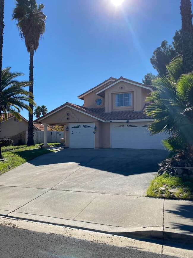 Building Photo - Spacious 3BD/3BA Home with Big Yard — Priced to Move Fast! Pets OK