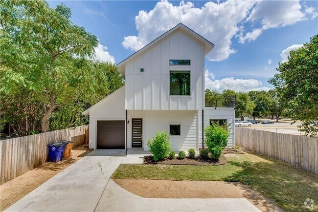 Building Photo - 8411 Bowling Green Dr Unit B Rental