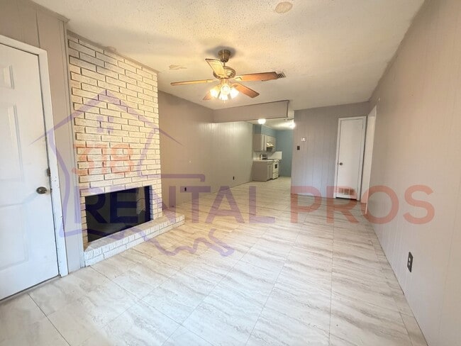 Photo - Camillia Circle Duplex Unidad 103 Camillia Circle
