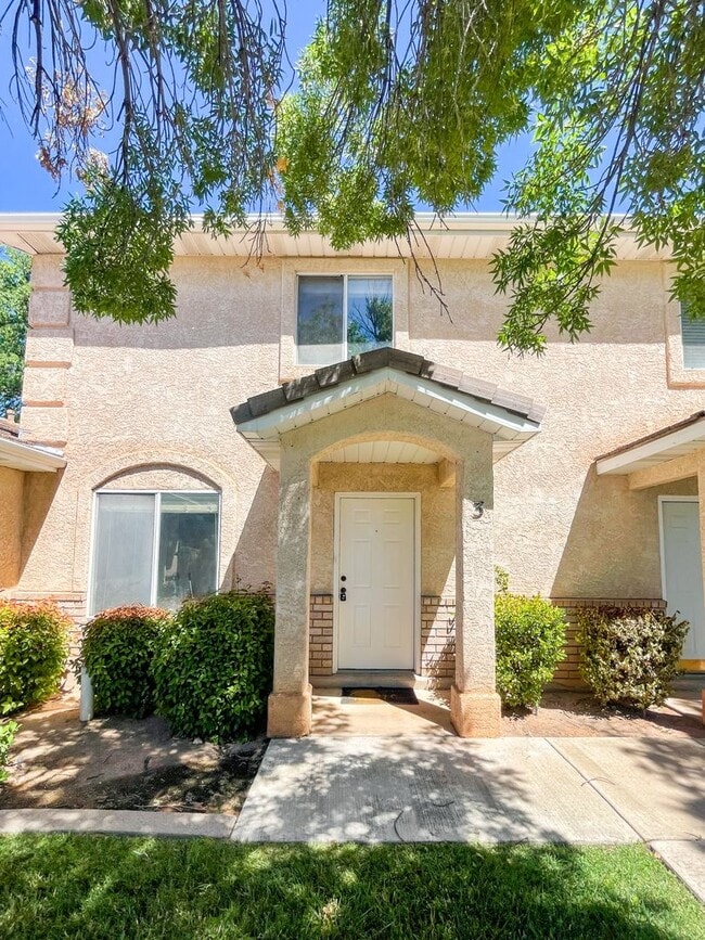 Photo - Charming 2 Bedroom Home in Prime Location ...