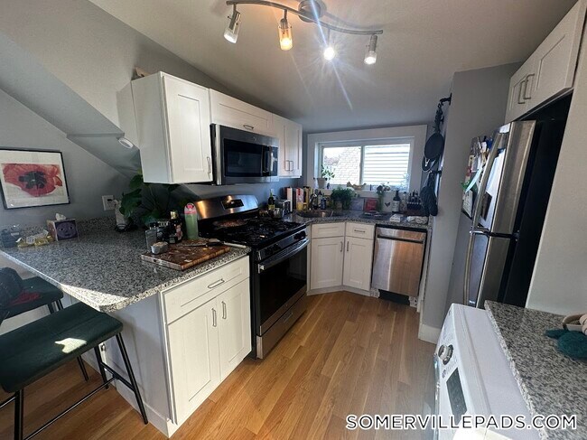 Photo - 287 Beacon St Unit 2