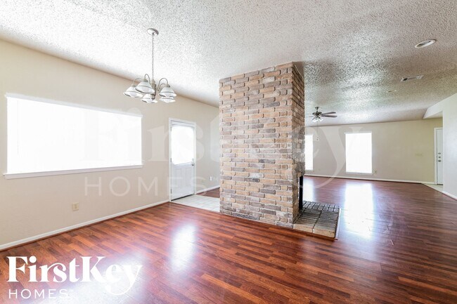 Photo - 21407 Highland Knolls Dr