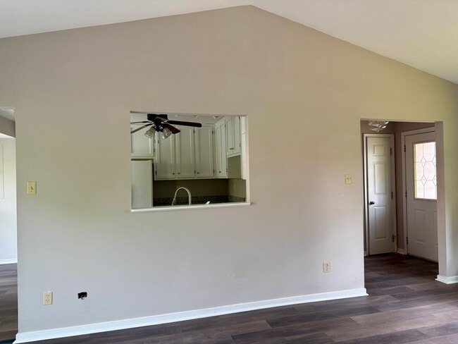 Photo - Adorable Recently Renovated 3 Bed 1.5 Bath Home $2395