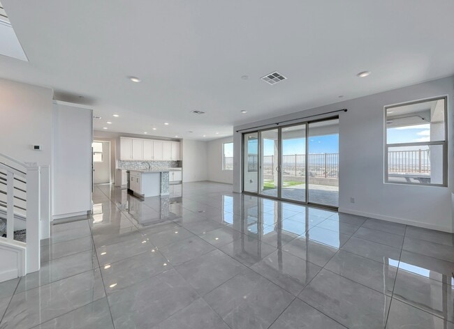 Photo - 1038 Delbrook Ave