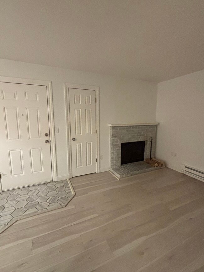 Photo - 1209 W Plum St Unit Campus West