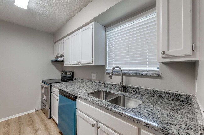 Photo - Updated 2 Bed, 2 Bath Home in Desirable Location