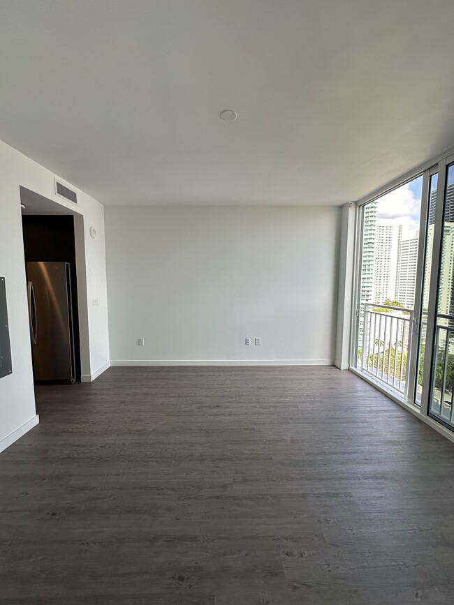 Building Photo - 154 NE 23rd St Unit S Rental