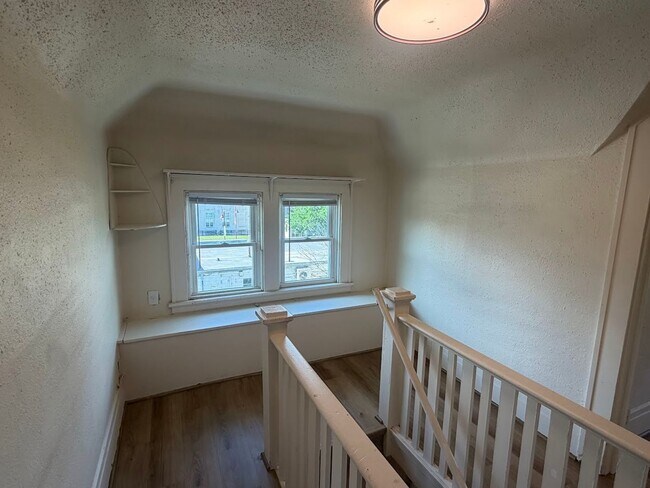 Photo - 611 Kellogg Ave