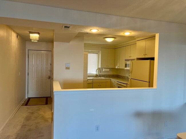 Photo - 4100 Post Rd Unit 3