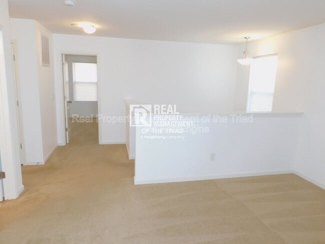 Photo - 5013 Red Poll Dr