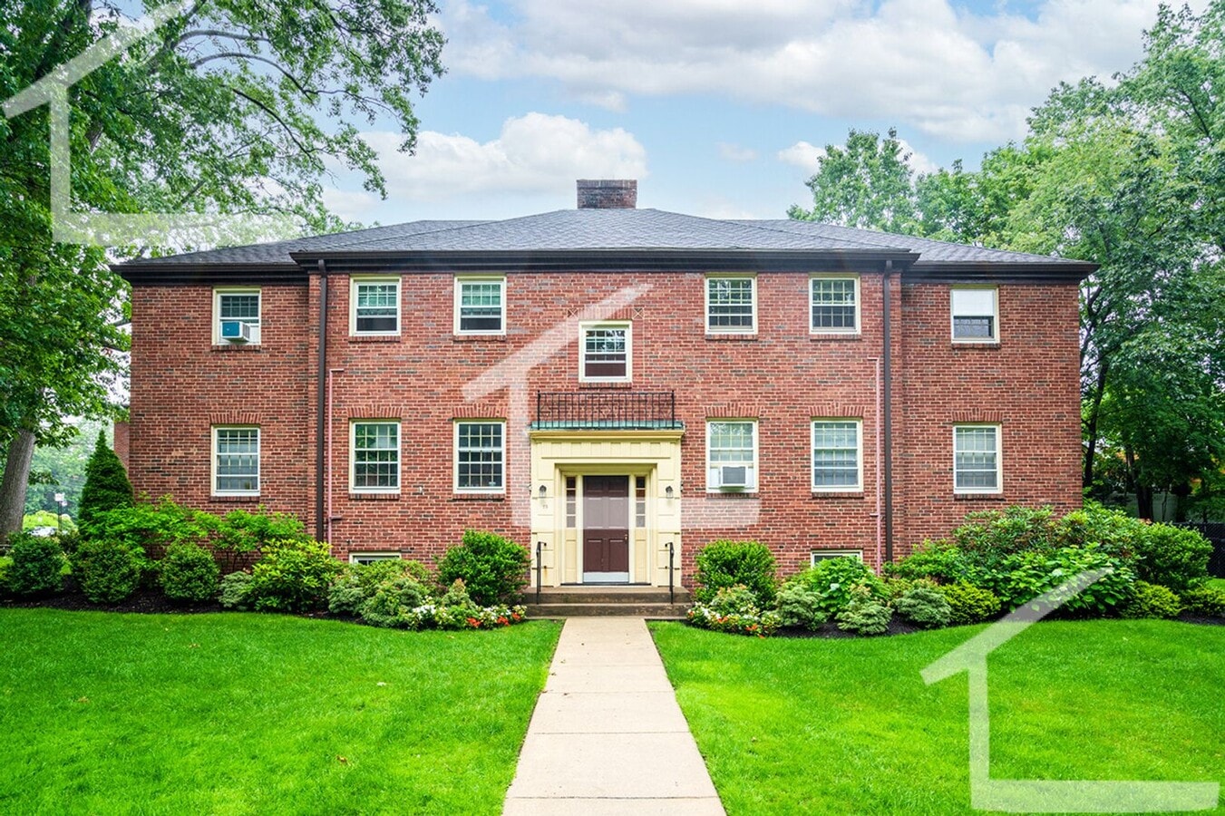 2BR 1Bth unit. Great Location! Vacant, ready to show - 2BR 1Bth unit. Great Location! Vacant, ready to show