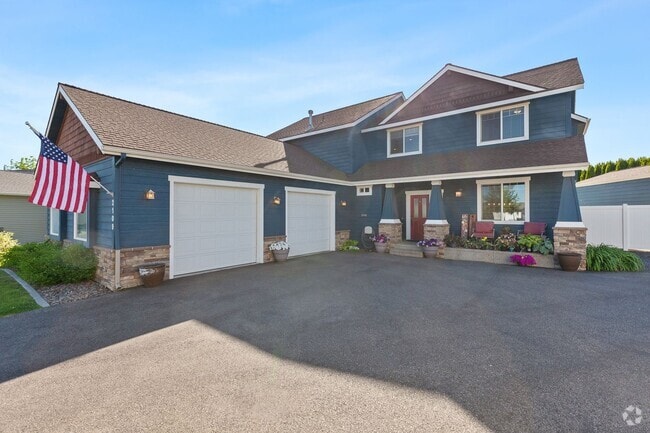 Building Photo - Beautiful, Executive Home on Cul de Sac i...