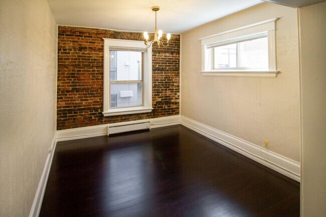 Photo - Goldie Apartments - Room for rent Unit U