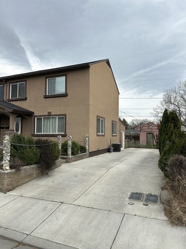 Photo - 320/322 Casey Ave* Unidad 320 Casey Ave