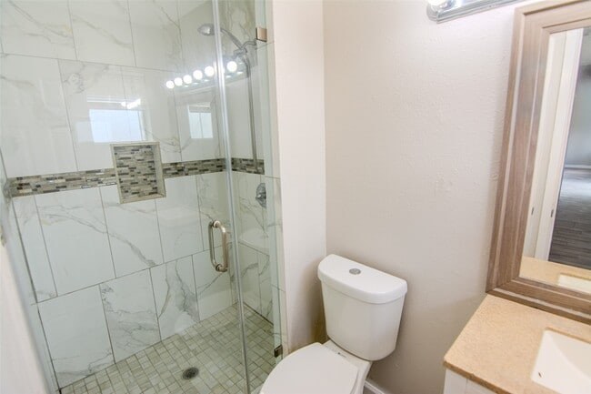 Photo - 11731 McLain Blvd