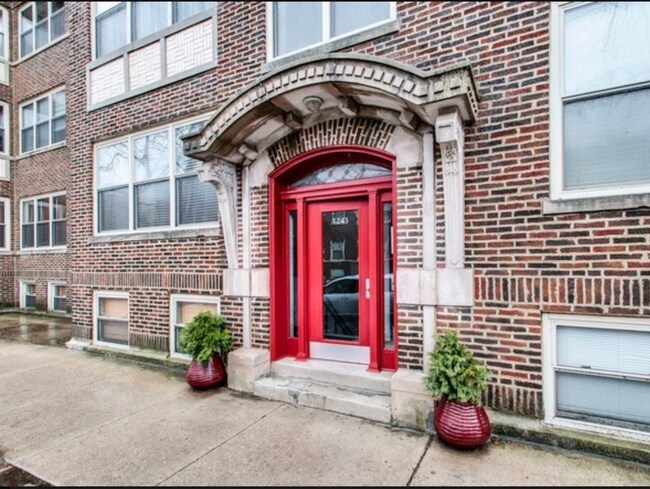 Entrada al edificio - 1243 W Rosemont Ave Unidad 3W