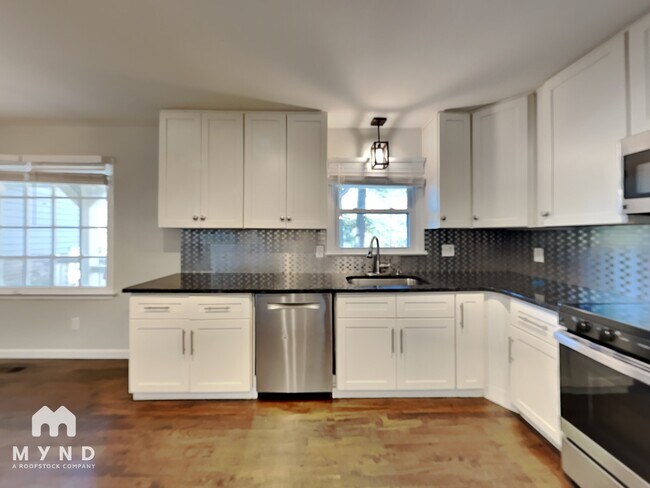 Photo - 108 Wellington Dr